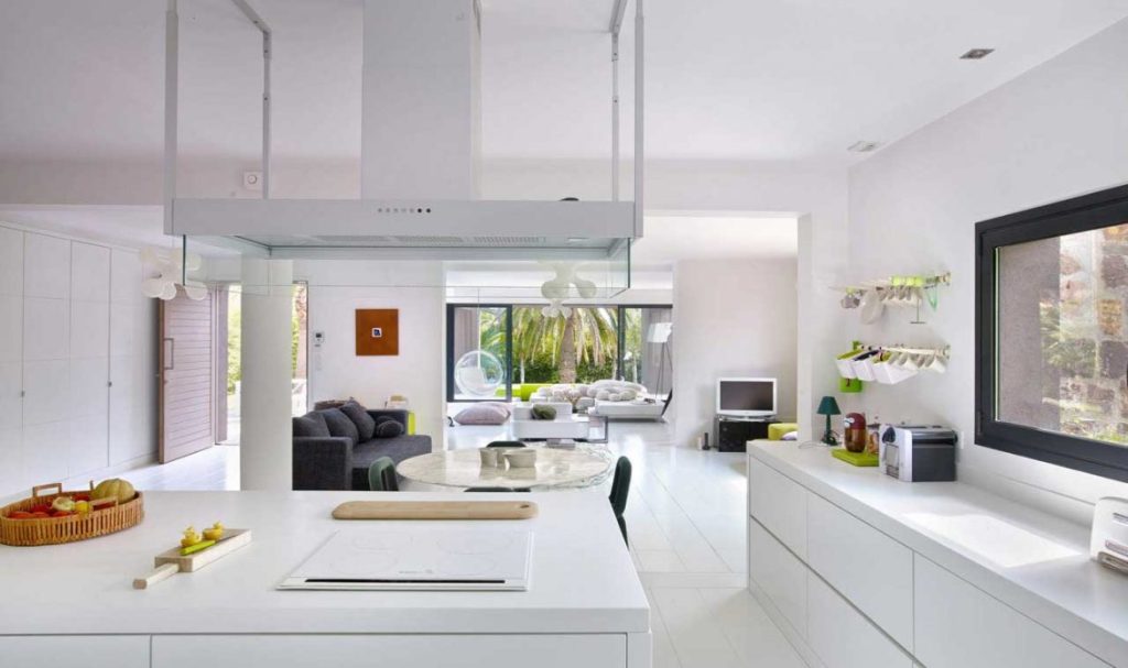 قصر مع مسبح خاص وحديقة ذات مناظر طبيعية