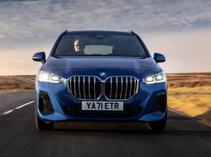 سيارة بي إم دبليو الفئة الثالثة الرياضية والأنيقة للبيع